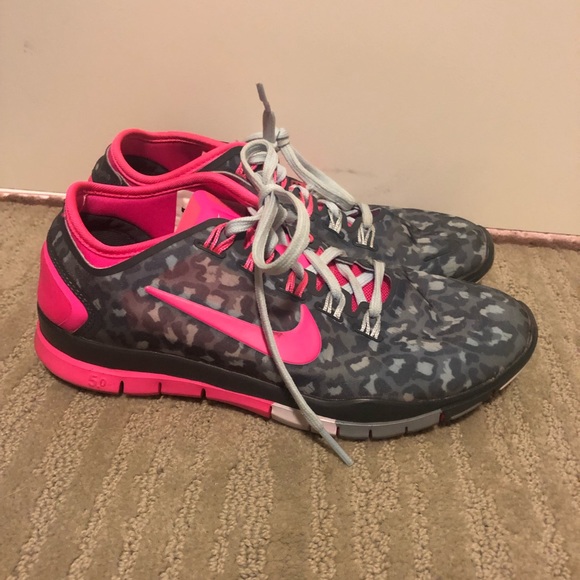 Nike Shoes - Nike cheetah sneakers